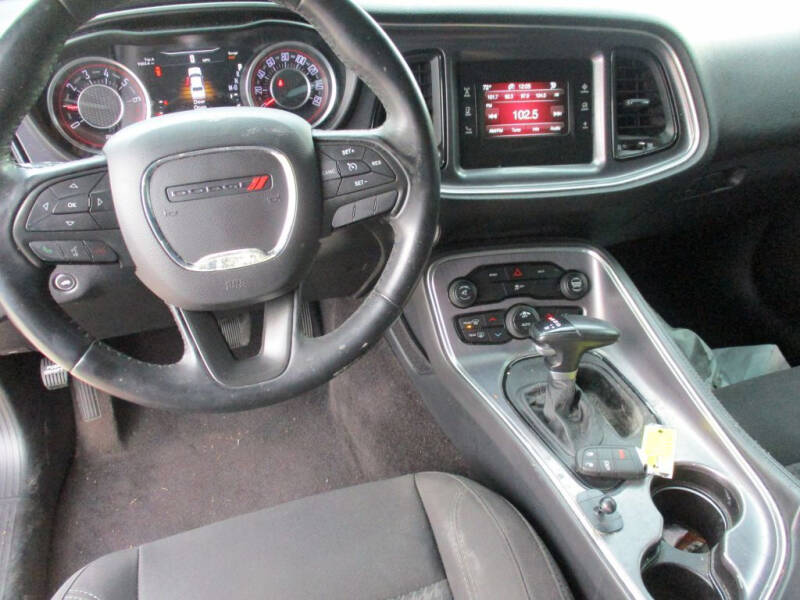 2016 Dodge Challenger SXT