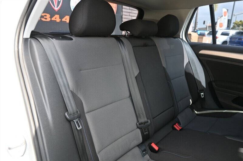 2016 Volkswagen e-Golf SE