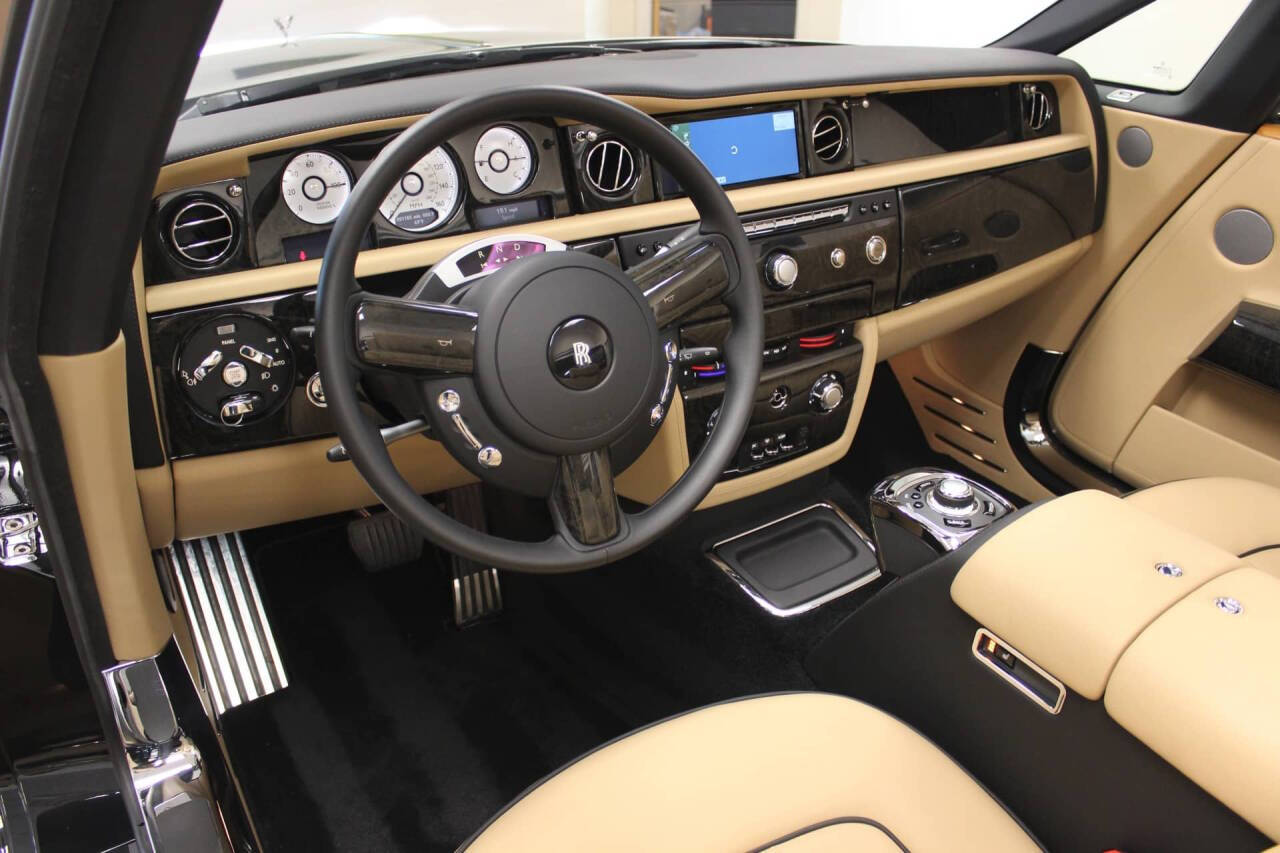 2014 Rolls-Royce Phantom Drophead Coupe 10