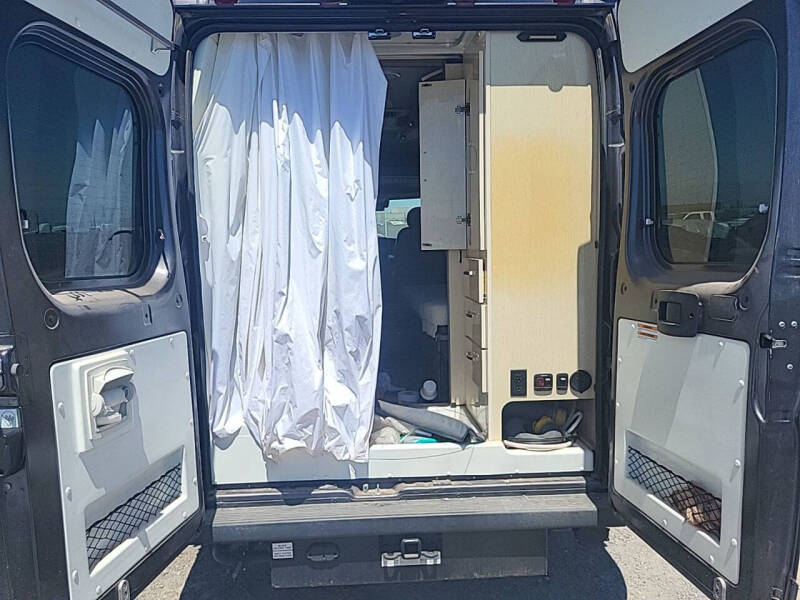 2022 Winnebago Solis