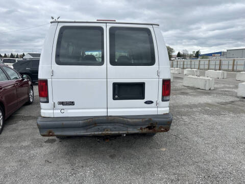2004 Ford E-Series E-350 SD