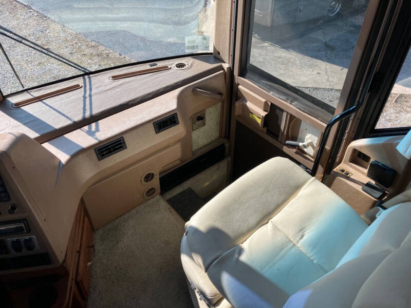 1999 Winnebago Ultimate Freedom