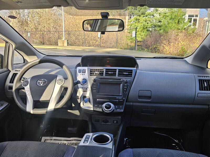 2013 Toyota Prius v Two