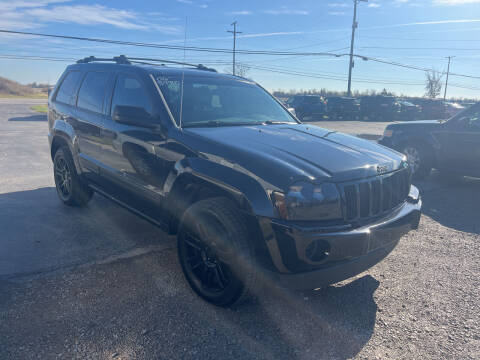 2006 Jeep Grand Cherokee for sale at HEDGES USED CARS in Carleton MI