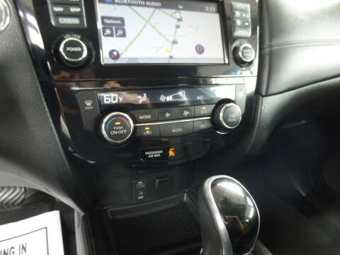 2017 Nissan Rogue SL