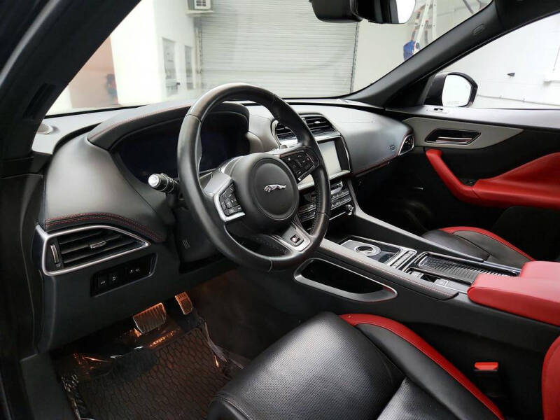 2019 Jaguar F-PACE S