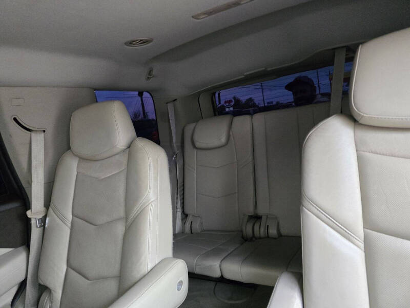 2017 Cadillac Escalade Standard