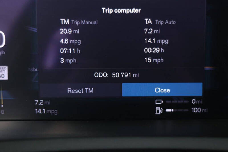 2023 Volvo XC90 Recharge T8 Ultimate Bright Theme 6P