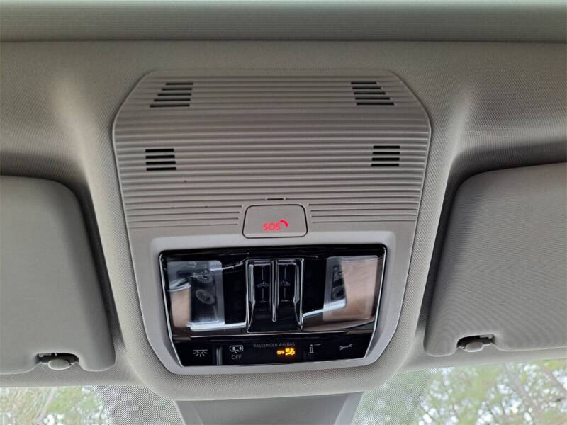 2025 Volkswagen Atlas SE