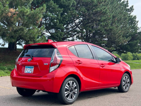 2016 Toyota Prius c Three