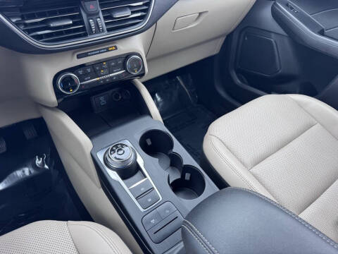 2022 Ford Escape SEL