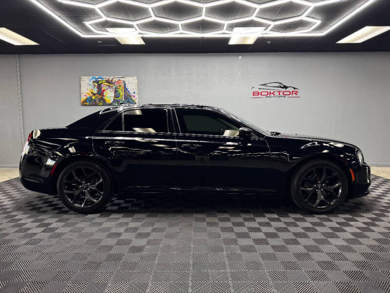 2020 Chrysler 300 Touring