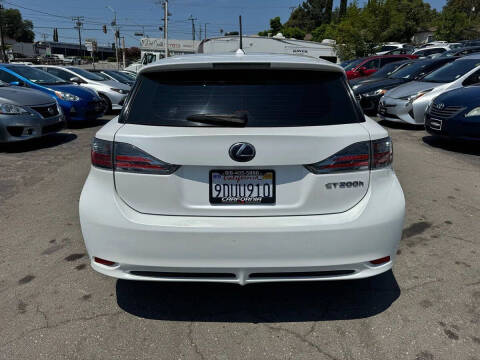 2013 Lexus CT 200h