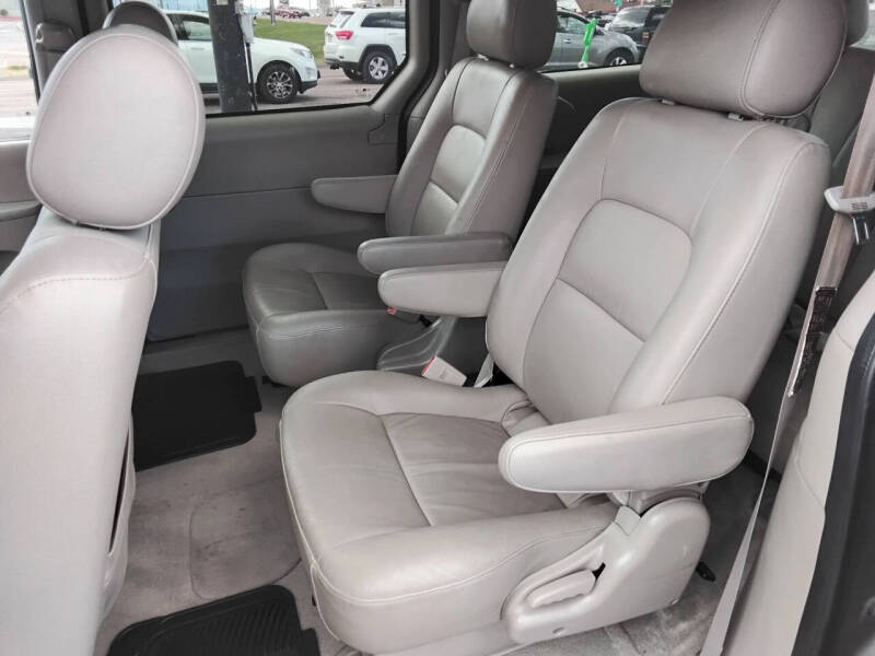 2005 Kia Sedona