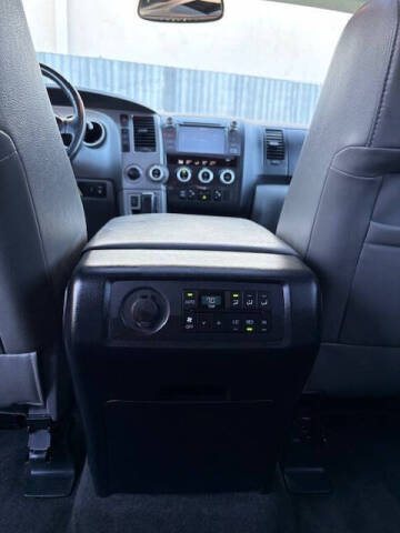 2012 Toyota Sequoia SR5