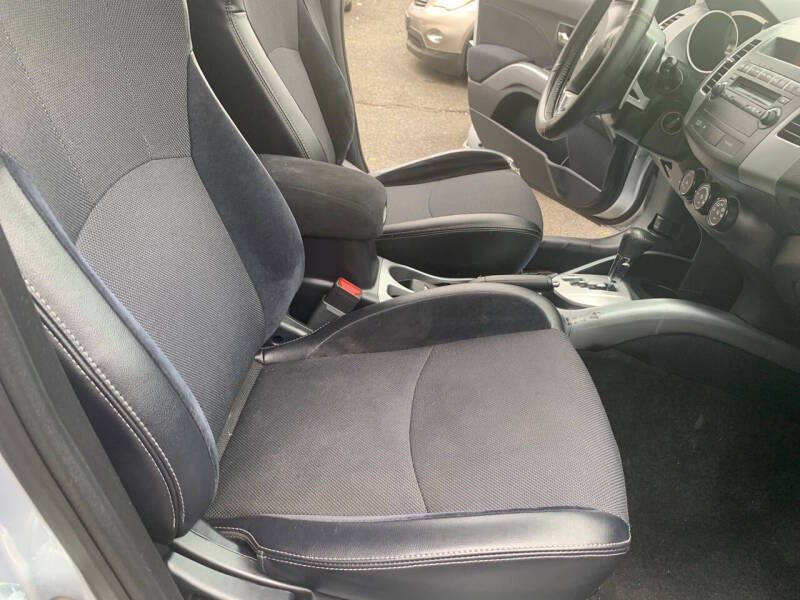 2011 Mitsubishi Outlander SE