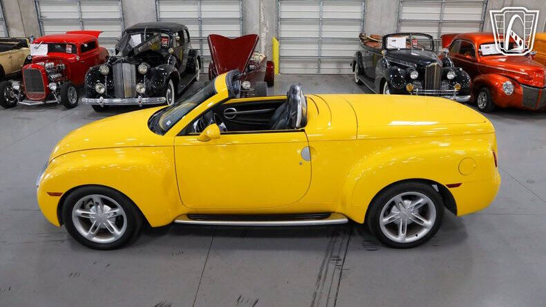 2004 Chevrolet SSR LS