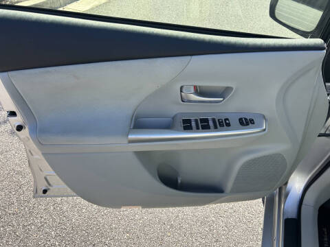 2013 Toyota Prius v Three