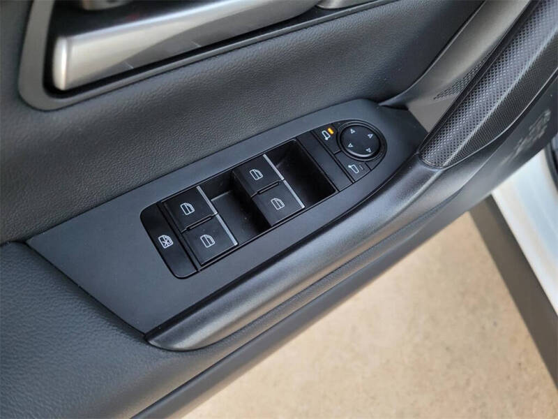 2025 Mazda CX-50 2.5 S Premium