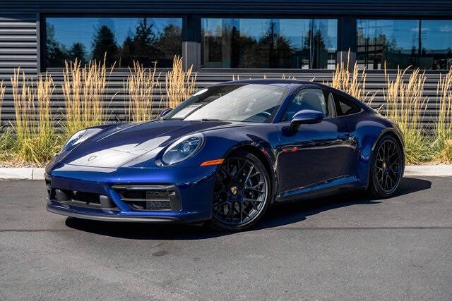 2024 Porsche 911 Carrera 4 GTS