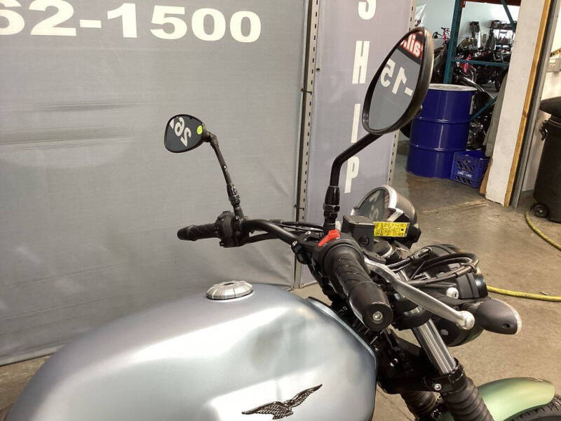 2021 Moto Guzzi V7 Stone Centenario E5