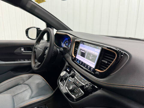 2027 Chrysler Pacifica Pinnacle