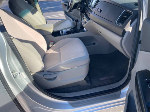 2016 Kia Sedona LX