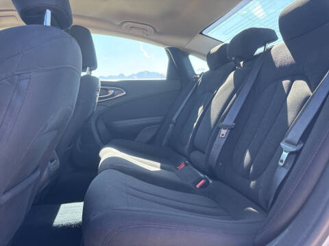 2016 Chrysler 200 Limited