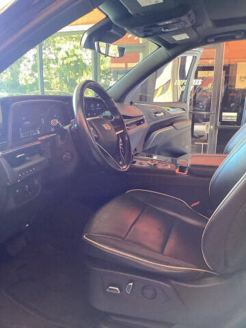 2023 Cadillac Escalade ESV Sport