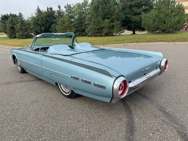 1962 Ford Thunderbird