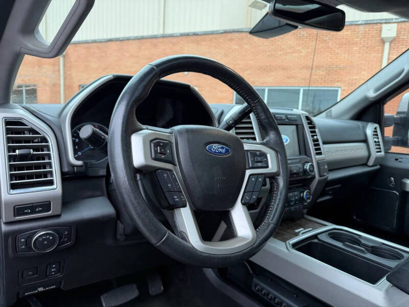 2017 Ford F-350 Super Duty Lariat