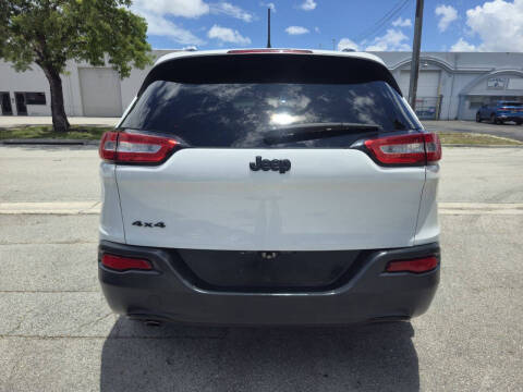 2017 Jeep Cherokee Sport