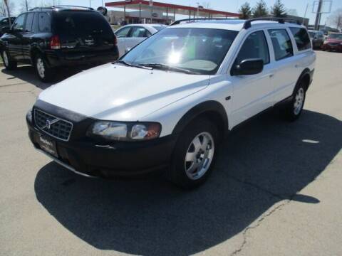 2004 Volvo XC70 for sale at King's Kars in Marion IA