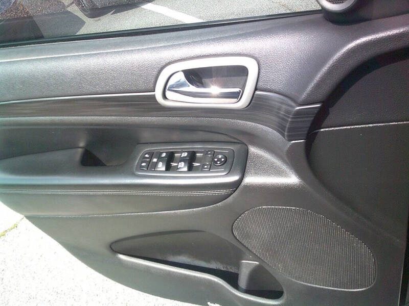 2020 Jeep Grand Cherokee Laredo