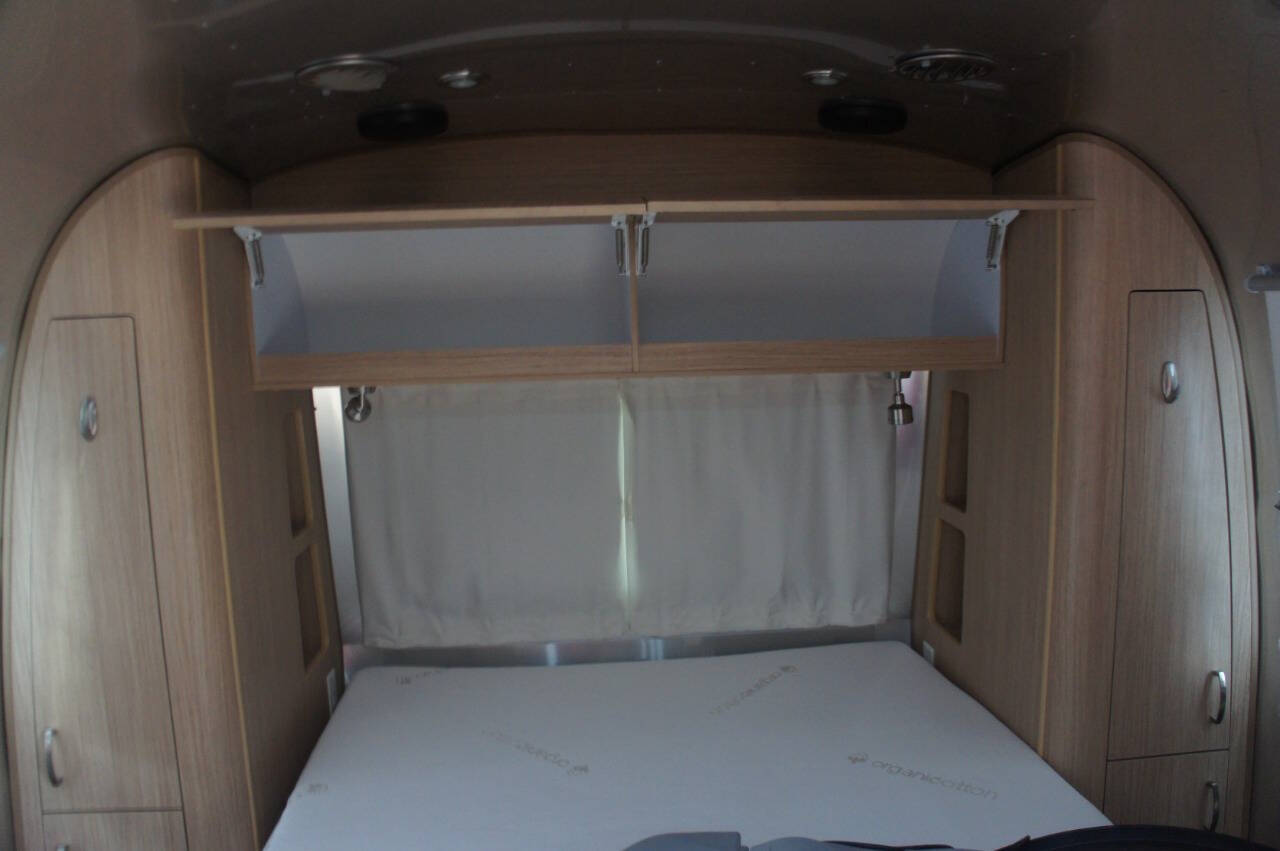 2020 Airstream Flying Cloud 10