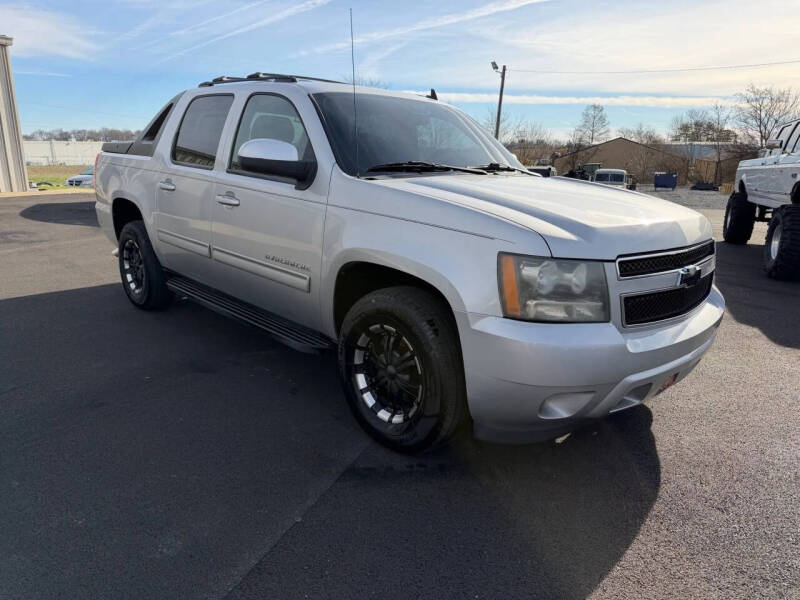 2011 Chevrolet Avalanche LS