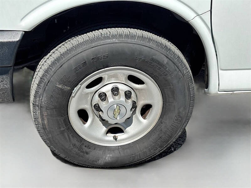 2024 Chevrolet Express 2500