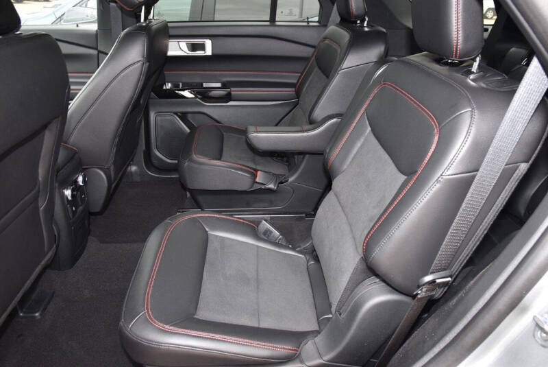 2024 Ford Explorer ST-Line