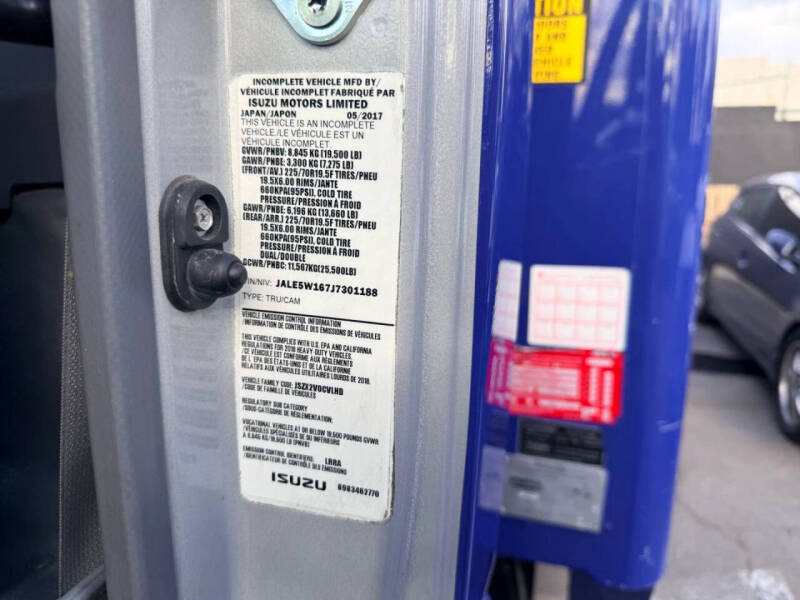 2018 Isuzu NRR
