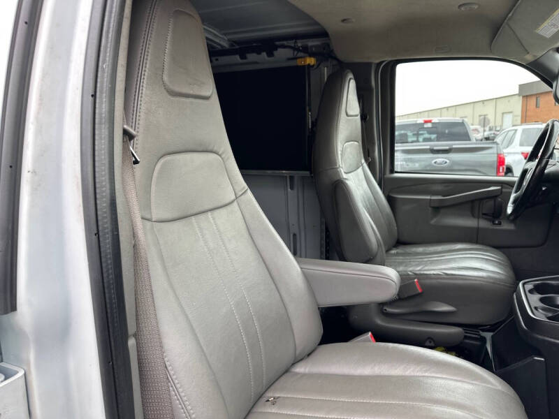 2023 GMC Savana 2500