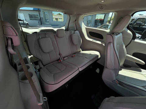 2017 Chrysler Pacifica Hybrid Touring Plus