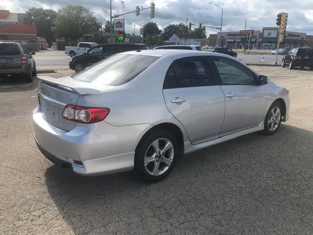 2011 Toyota Corolla S photo 6