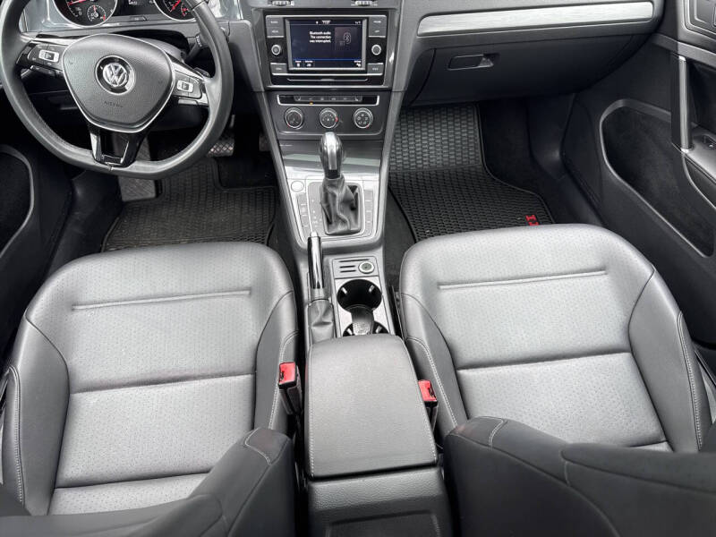 2020 Volkswagen Golf TSI