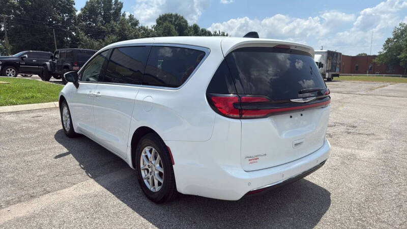 2023 Chrysler Pacifica Touring L