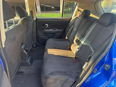 2010 Nissan Versa 1.8 S