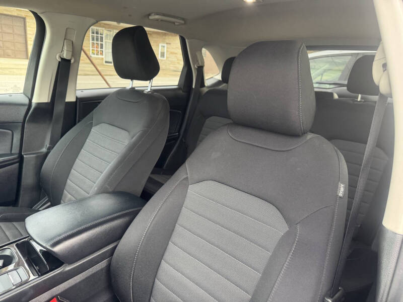 2020 Ford Edge SE