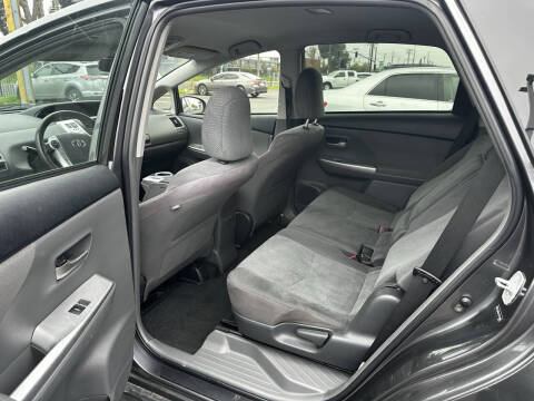 2012 Toyota Prius v Three