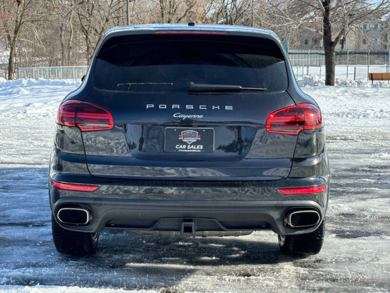 2017 Porsche Cayenne Platinum Edition