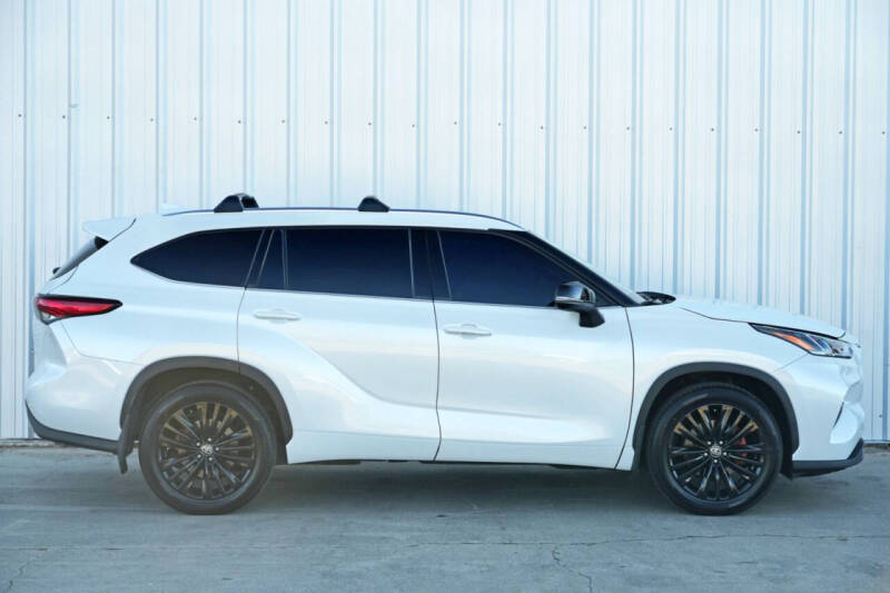 2022 Toyota Highlander Platinum