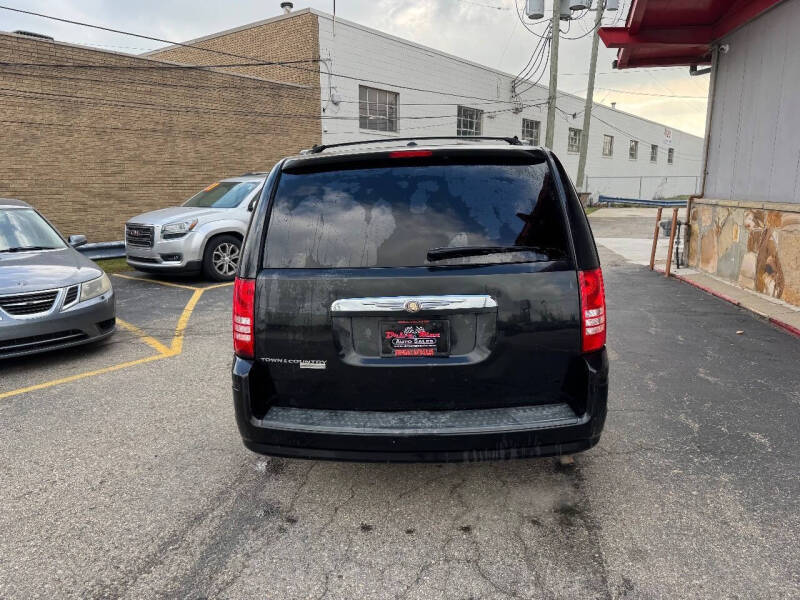 2008 Chrysler Town and Country Touring